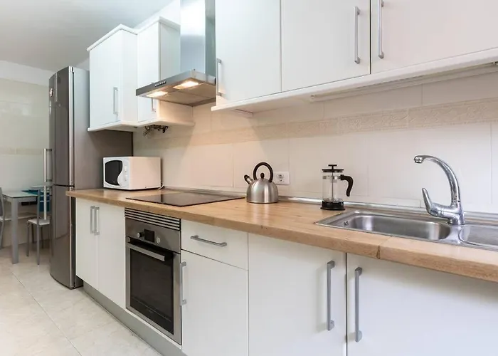 Calido Apartamento, Piscina, Wi-fi * 칸델라리아